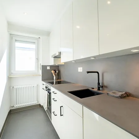 Lägenhet Renovated View With Aircon *